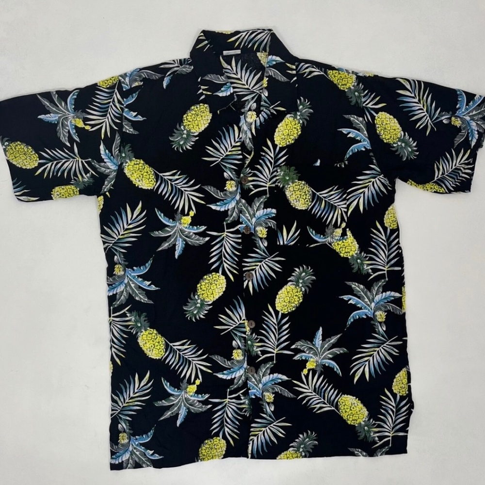 Short Sleeve Black Pineapple Hawaiian Shirt‎ Men’s M. Button Front COJ Apparels
